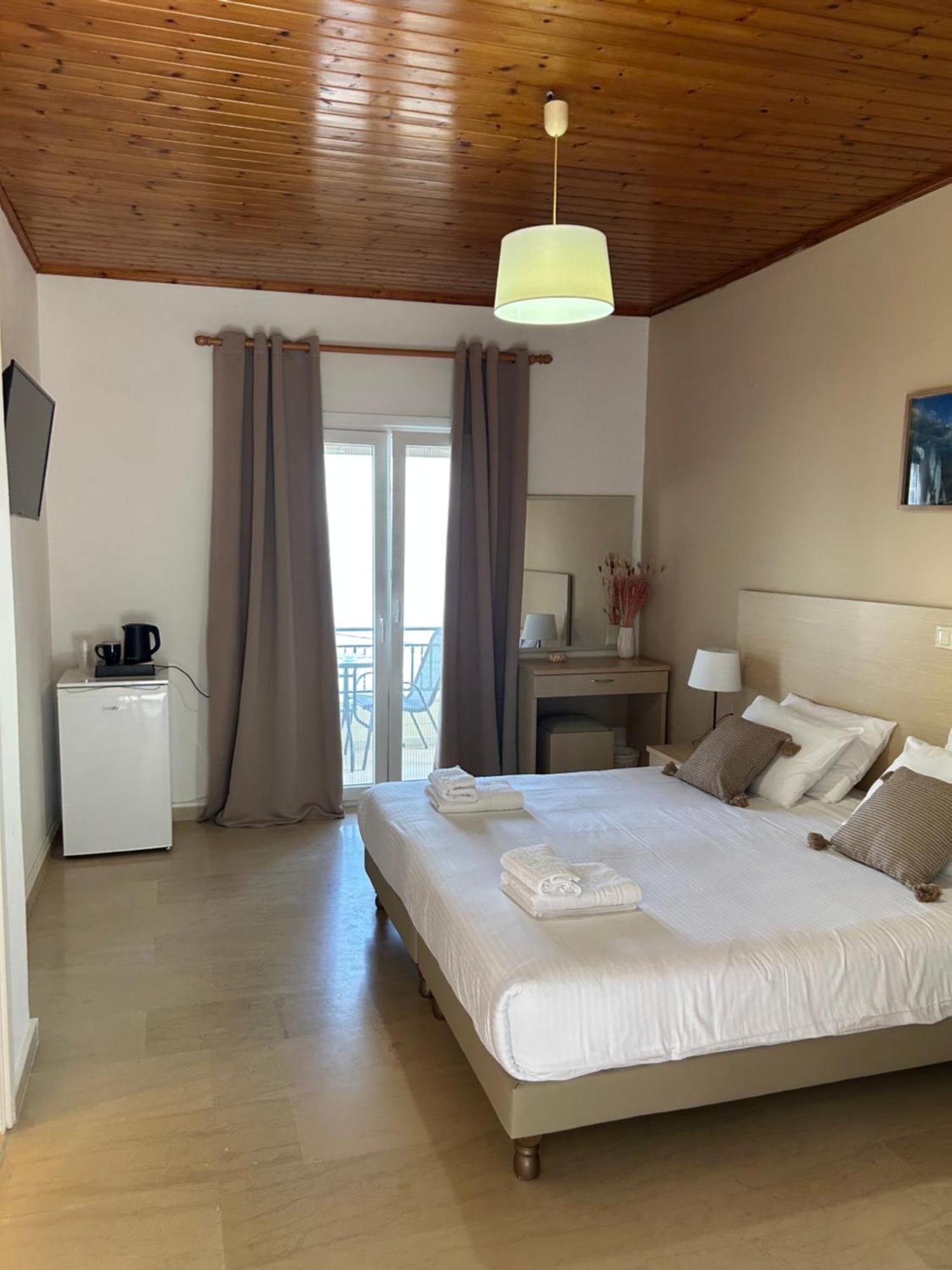 Akrogiali Rooms Букари Екстериор снимка