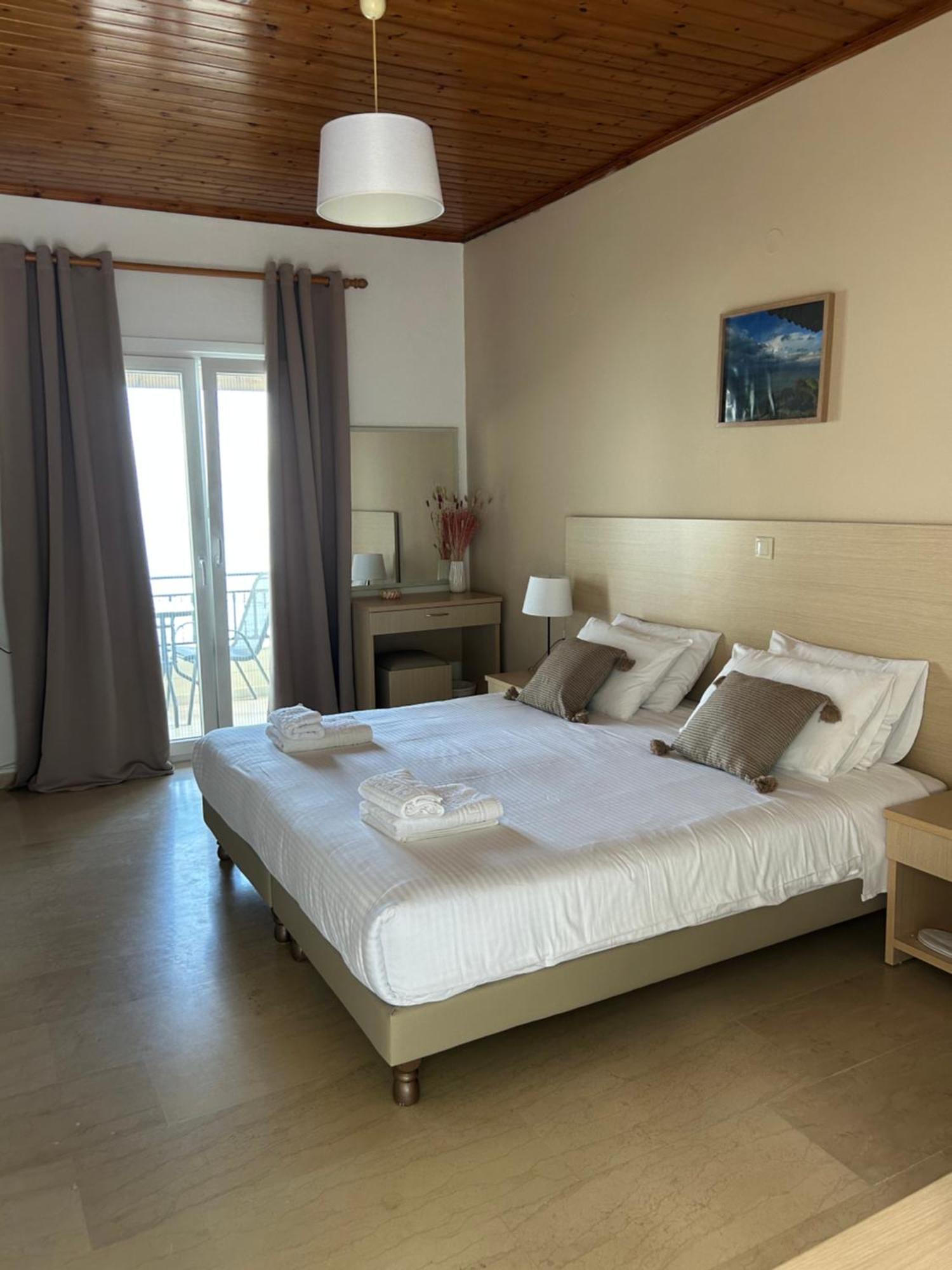Akrogiali Rooms Букари Екстериор снимка